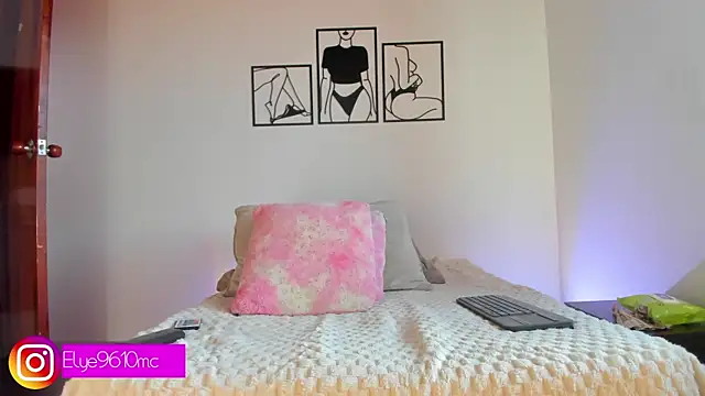 ellie mcdonald online show from July 14, 9:52 pm