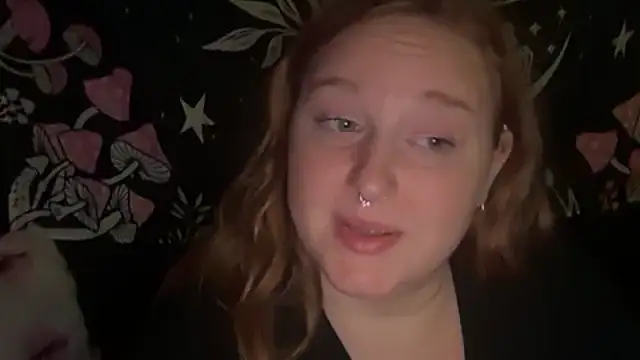 Snapshot of thickgingergoddess chatting on October 13, 2:58 am thickgingergoddess online show from October 13, 2:58 am