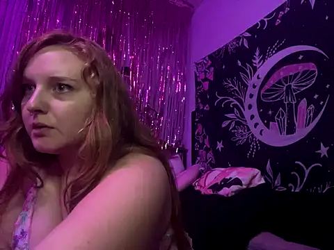 Snapshot of thickgingergoddess chatting on September 12, 2:56 am thickgingergoddess online show from September 12, 2:56 am