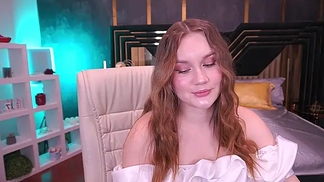 Snapshot of FoxyyKate chatting on October 2, 9:09 pm FoxyyKate online show from October 2, 9:09 pm