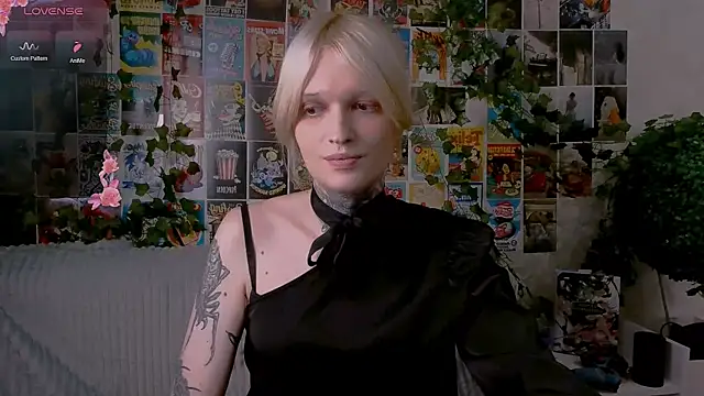 Snapshot of Simona_Rain chatting on September 30, 10:03 pm Simona Rain online show from September 30, 10:03 pm