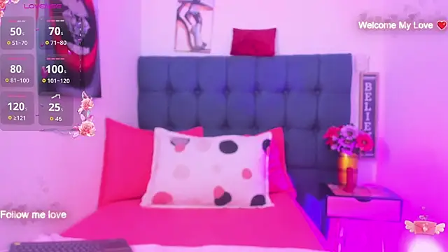 Snapshot of Hellen_starx chatting on October 6, 8:57 pm Hellen starx online show from October 6, 8:57 pm