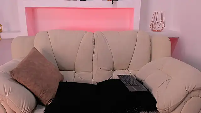 Snapshot of Radiant_Naomi chatting on September 11, 1:55 pm Radiant Naomi online show from September 11, 1:55 pm