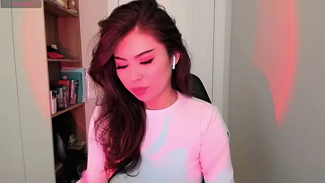 may mia online show from December 17, 3:11 am