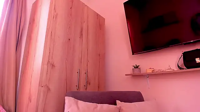 sofiaVelez01 online show from June 1, 4:41 pm