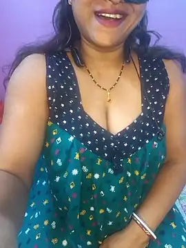 Sexy Mona Bhabhi online show from February 3, 6:23 pm