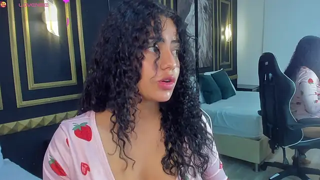 Snapshot of yaya23x chatting on September 19, 2:05 pm yaya23x online show from September 19, 2:05 pm