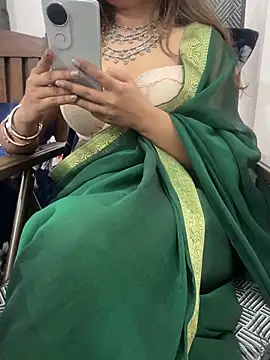 HoneyBearCpl online show from February 4, 3:59 pm