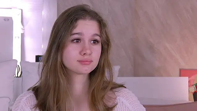 EllieHayes online show from November 28, 8:23 pm