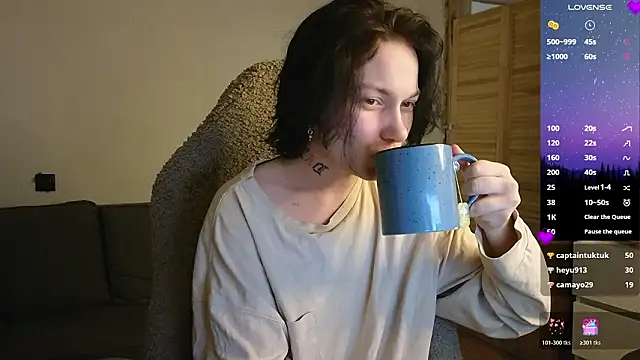 esajukyy online show from March 9, 3:59 pm