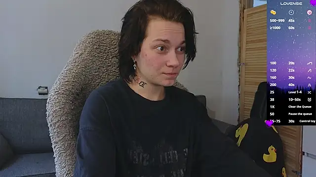 esajukyy online show from April 17, 9:11 am