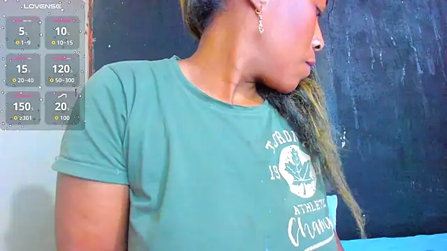 KamariaFyre online show from November 22, 4:04 am