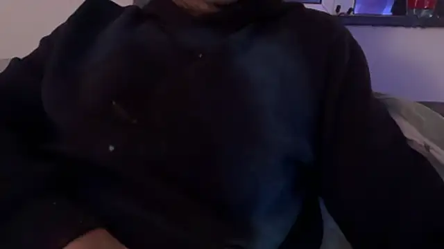 houy111111 online show from December 5, 6:20 pm