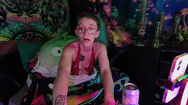 Stonermama666420 online show from September 16, 3:36 am