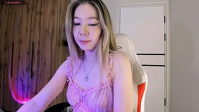 Babby Rabbit online show from April 1, 1:41 pm