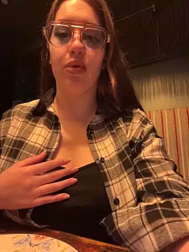 VikiDemini online show from February 9, 3:14 pm