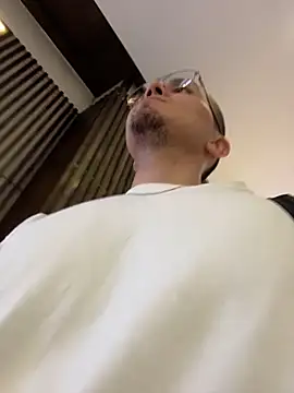 adam-rivera online show from April 19, 11:18 pm