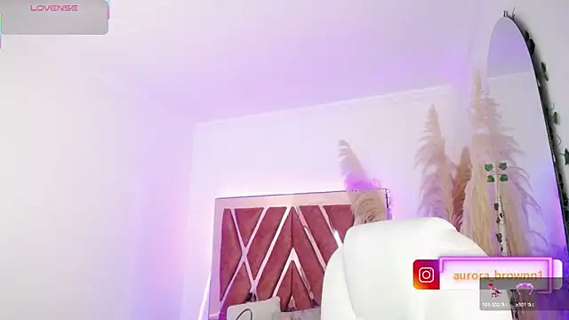 Snapshot of Aurora_Brownn chatting on September 14, 4:43 am Aurora Brownn online show from September 14, 4:43 am