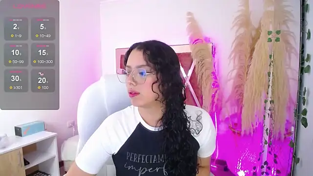 Snapshot of Aurora_Brownn chatting on September 13, 4:42 am Aurora Brownn online show from September 13, 4:42 am