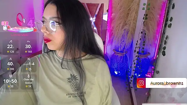 Snapshot of Aurora_Brownn chatting on October 13, 4:48 am Aurora Brownn online show from October 13, 4:48 am