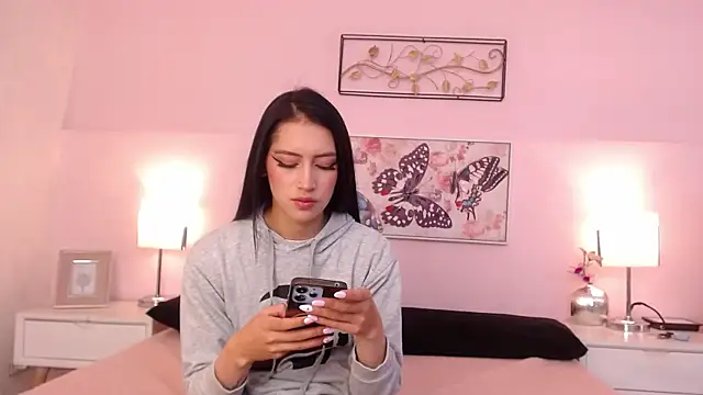 Snapshot of sara17_ chatting on October 19, 1:40 am sara17 online show from October 19, 1:40 am