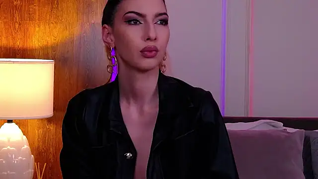 SkylerSpark online show from January 8, 9:19 pm