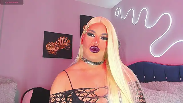 Snapshot of Missisabella_ chatting on September 12, 12:44 am Missisabella online show from September 12, 12:44 am