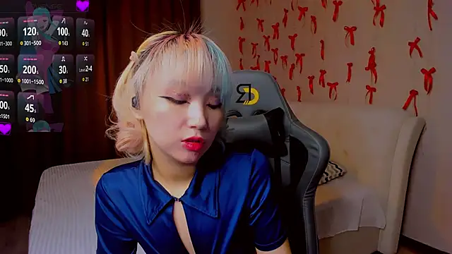 Milla Aheo online show from April 15, 1:11 pm