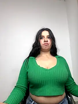 Snapshot of SaraBraun_ chatting on September 17, 8:29 pm SaraBraun online show from September 17, 8:29 pm
