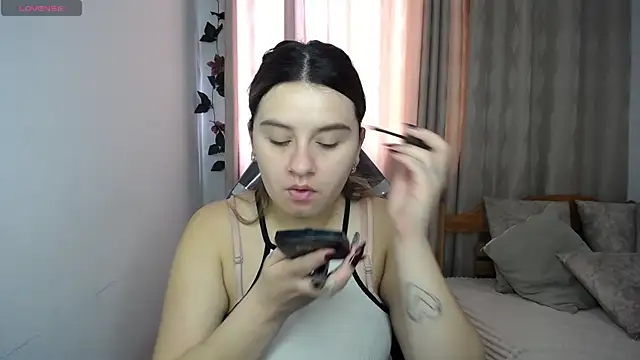 SaraBraun  online show from December 5, 4:52 pm