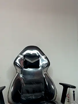 Snapshot of SaraBraun_ chatting on October 3, 5:18 pm SaraBraun online show from October 3, 5:18 pm