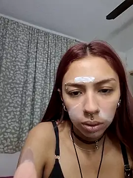 Snapshot of Jazmin-Cerezita chatting on October 14, 7:49 pm Jazmin-Cerezita online show from October 14, 7:49 pm