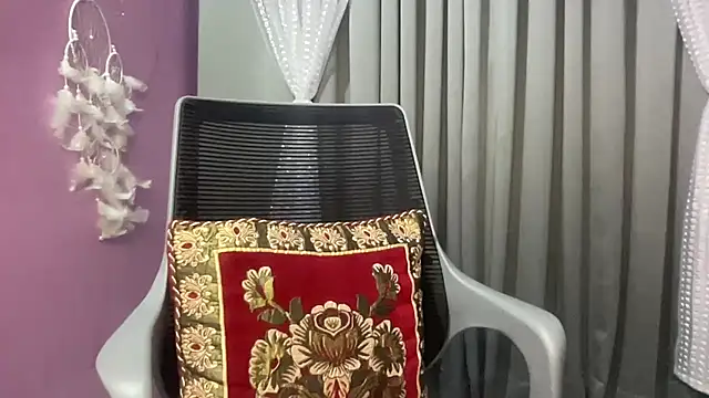 Snapshot of fairyC_for_u chatting on October 10, 8:52 am fairyC for u online show from October 10, 8:52 am