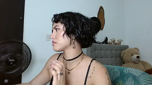 Sexy Lia  online show from April 13, 3:19 am