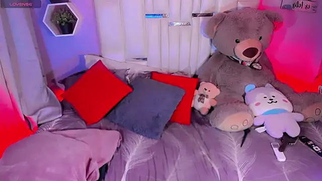 Aileen 18 online show from April 11, 7:25 am