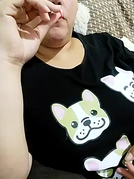 Snapshot of Paolaa_hoot chatting on October 21, 10:47 pm Paolaa hoot online show from October 21, 10:47 pm