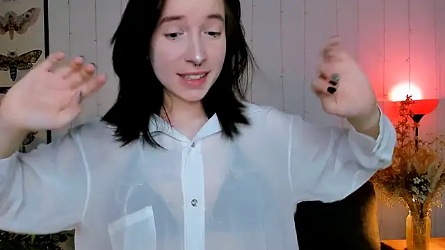 Snapshot of lilithlunna chatting on October 7, 12:53 pm lilithlunna online show from October 7, 12:53 pm