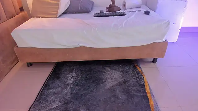 victoriaroyce1 online show from November 23, 3:47 pm