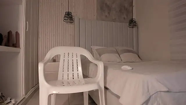  dakota a online show from October 20, 7:06 pm