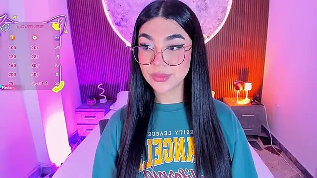 RoseCassie online show from June 8, 12:50 pm