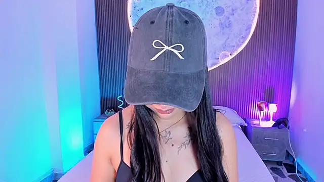 RoseCassie online show from June 7, 2:13 pm