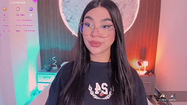 RoseCassie online show from June 29, 1:11 pm