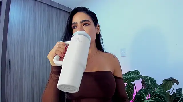 Sara Leblanc online show from January 8, 5:50 pm