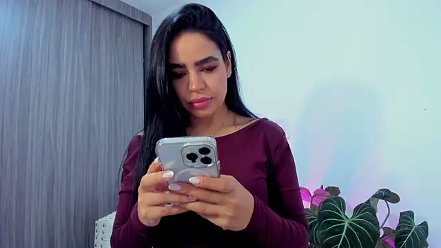 Snapshot of Sara_Leblanc chatting on October 7, 3:16 pm Sara Leblanc online show from October 7, 3:16 pm