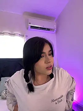 Lily Woodz online show from July 2, 6:58 pm
