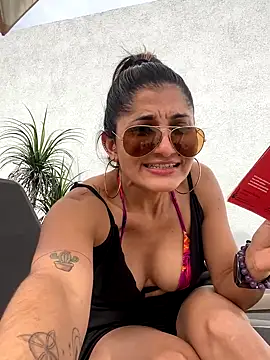 AlejandritaMilano online show from November 27, 8:01 pm