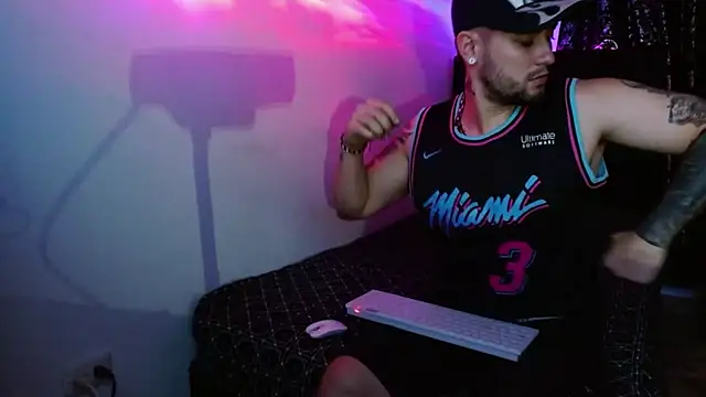 miia-liiam online show from November 20, 7:31 am