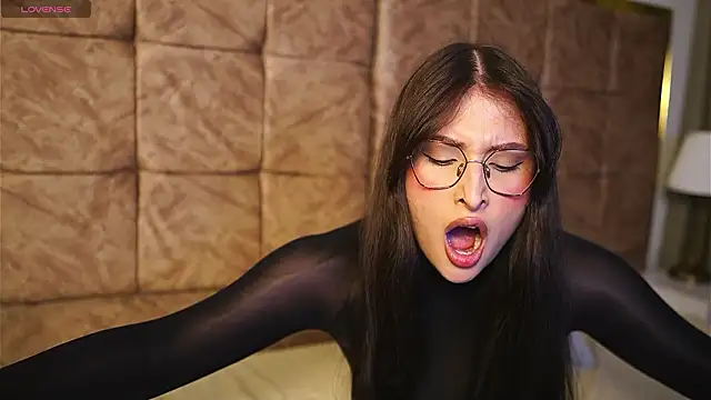 Daisha Riley online show from March 18, 3:55 am