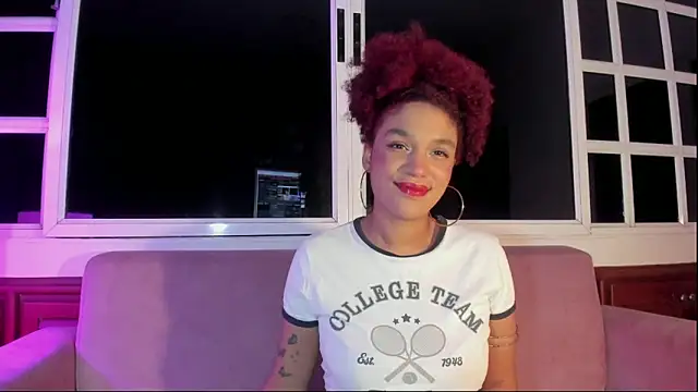 Snapshot of loladupont chatting on September 12, 3:07 am loladupont online show from September 12, 3:07 am