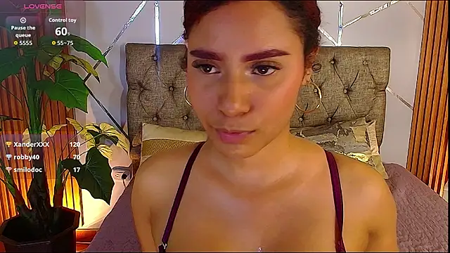 charlottee white online show from March 7, 10:17 pm